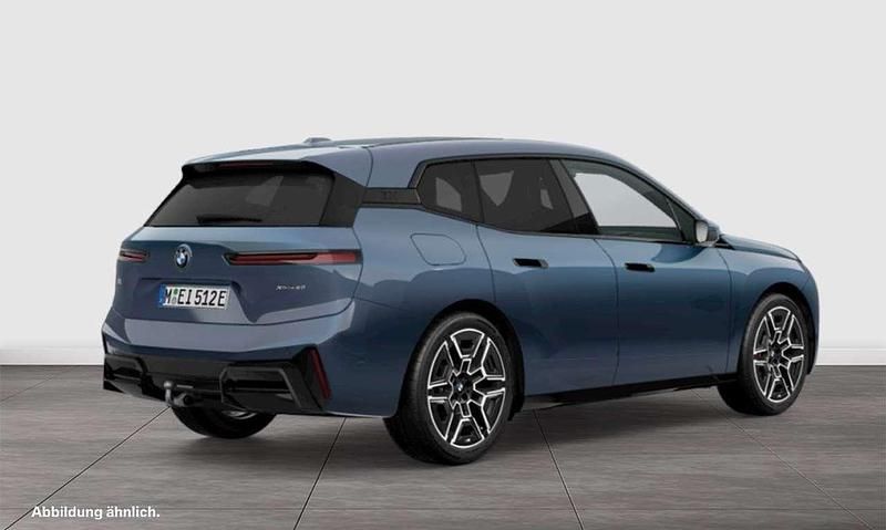 Gebraucht BMW iX Sport Line 400 kW (544 PS) 2025 Arctic race blue SUV