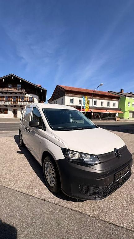 Gebraucht VW Caddy 122 PS (89 kW) 2022 Weiß Van / Kleinbus