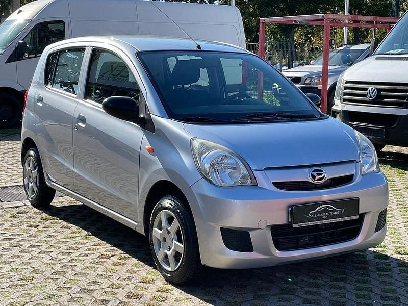 Gebraucht Daihatsu Cuore 69 PS (50 kW) 2010 Silber Kleinwagen