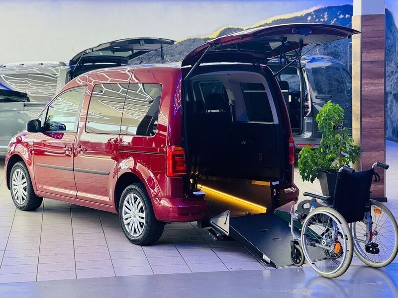 Rot Gebraucht 2016 VW Caddy Van / Kleinbus | 27.900 € - Bild 1/4