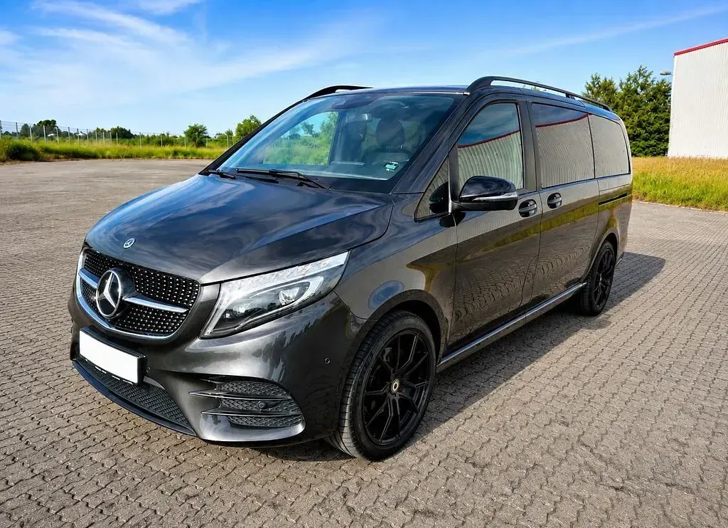 Gebraucht Mercedes V300 AMG 237 PS (174 kW) 2021 Grau Van / Kleinbus