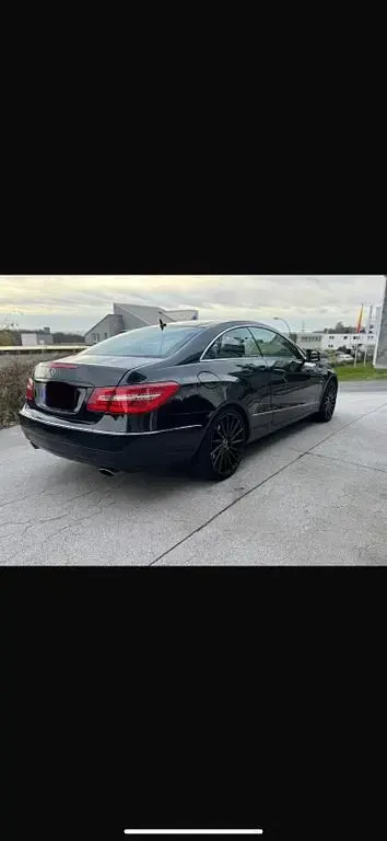 Gebraucht Mercedes E350 Elegance 306 PS (225 kW) 2011 Schwarz Coupé