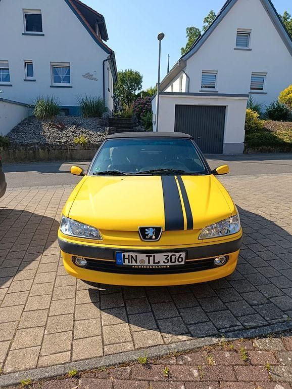 Gebraucht Peugeot 306 Cabriolet 98 PS (72 kW) 2001 Gelb Cabrio