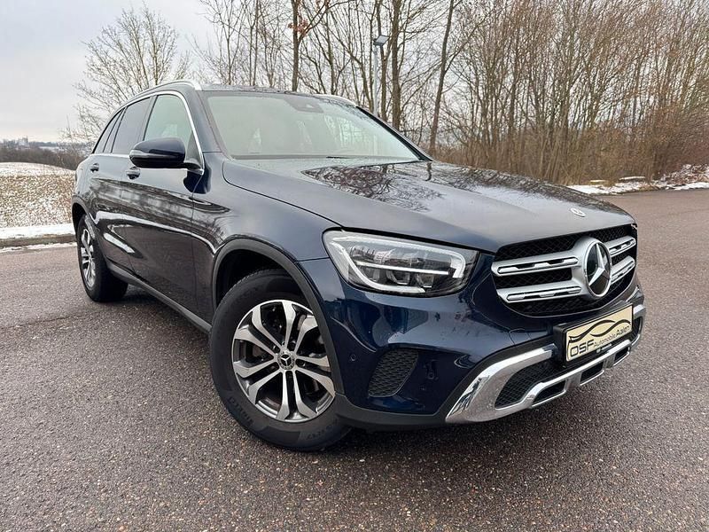 Blau Gebraucht 2021 Mercedes GLC220 SUV | 30.990 € (Guter Preis) - Bild 1/4