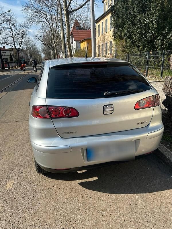 Gebraucht Seat Ibiza 2004 Silber Kleinwagen