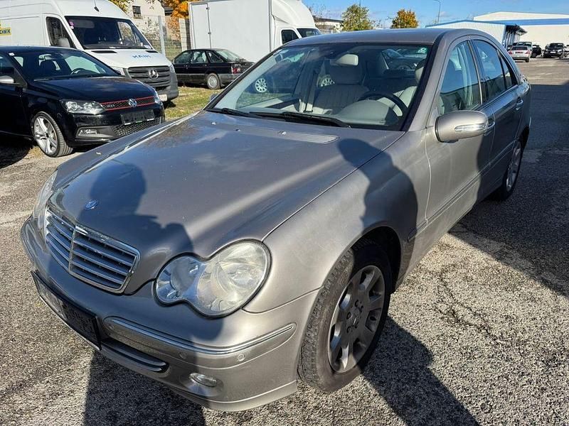 Gebraucht Mercedes C200 122 PS (89 kW) 2006 Silber Limousine