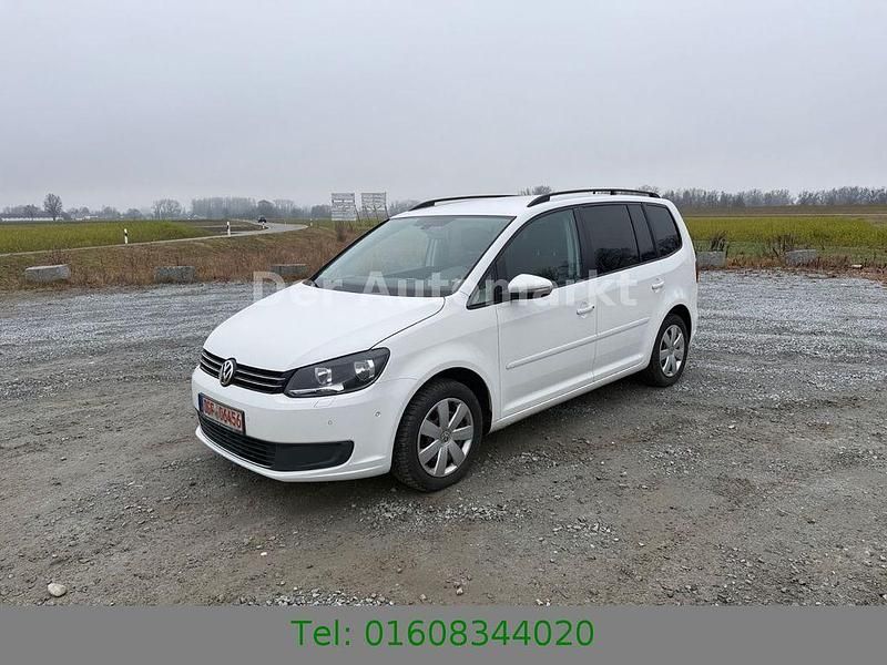 Weiß Gebraucht 2013 VW Touran Comfortline Van / Kleinbus | 9.999 € (Guter Preis) - Bild 1/4