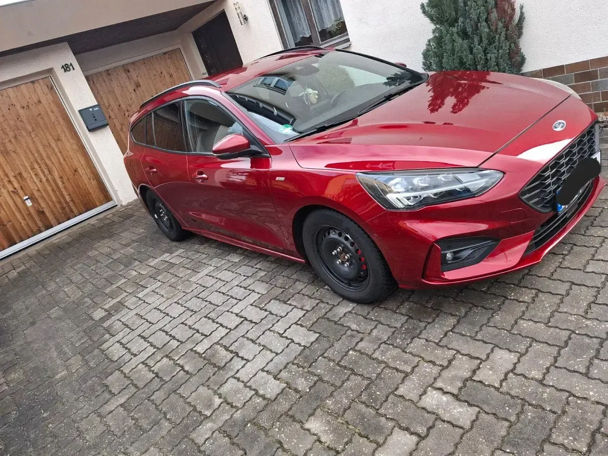 Gebraucht Ford Focus ST-Line 150 PS (110 kW) 2019 Rot Limousine