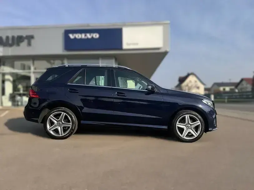 Gebraucht Mercedes GLE250 AMG line 204 PS (150 kW) 2017 Blau SUV