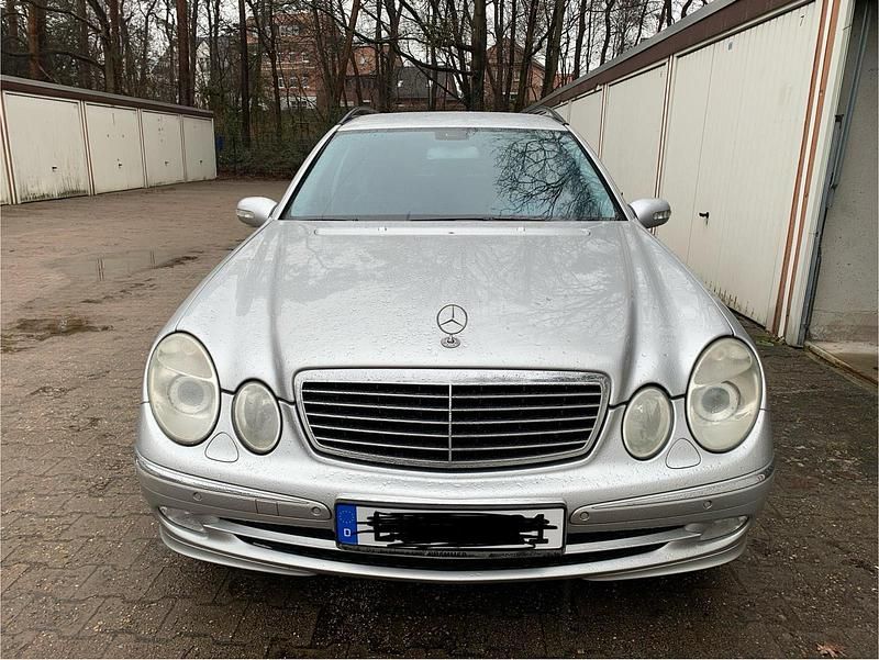 Gebraucht Mercedes E320 Avantgarde 224 PS (164 kW) 2003 Silber Kombi