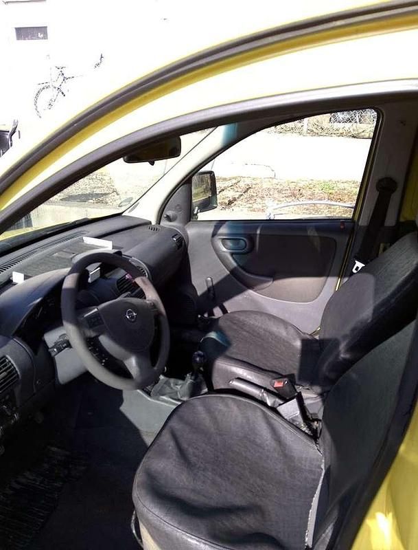 Gebraucht Opel Combo 101 PS (74 kW) 2009 Gelb Van / Kleinbus