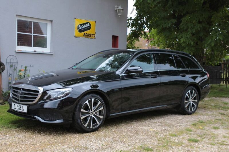 Ung. schwarz unilack Gebraucht 2020 Mercedes E300 Kombi | 22.800 € (Superpreis) - Bild 1/4