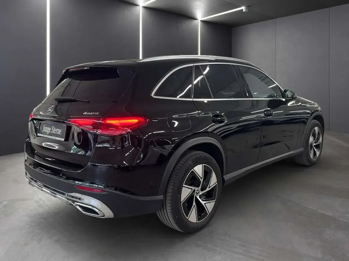 Gebraucht Mercedes GLC300 204 PS (150 kW) 2023 Schwarz SUV