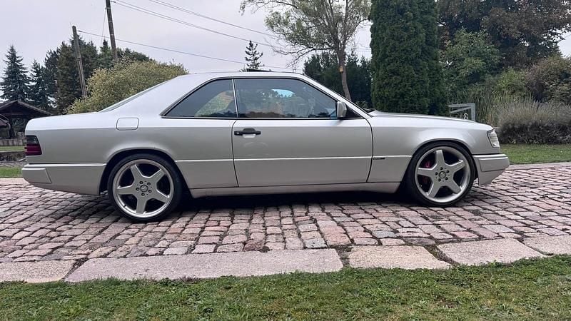 Second-hand Mercedes E320 220 CP (161 kW) 1993 Argintiu Coupe