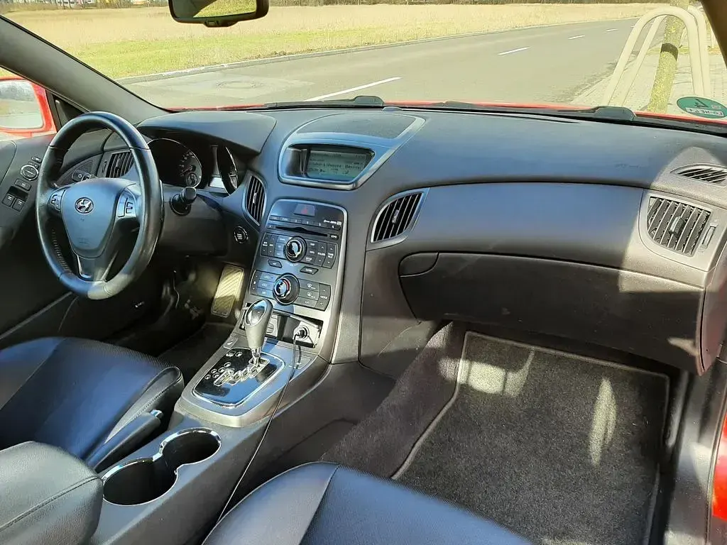 Gebraucht Hyundai Genesis 303 PS (222 kW) 2012 Rot Coupé