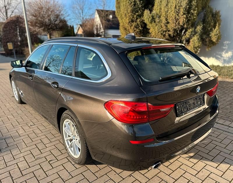Gebraucht BMW 520 190 PS (139 kW) 2017 Braun Kombi