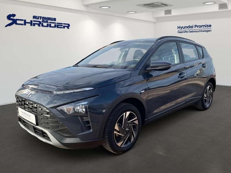 Grau Gebraucht 2023 Hyundai Bayon Select SUV | 20.990 € (Etwas zu teuer) - Bild 1/4