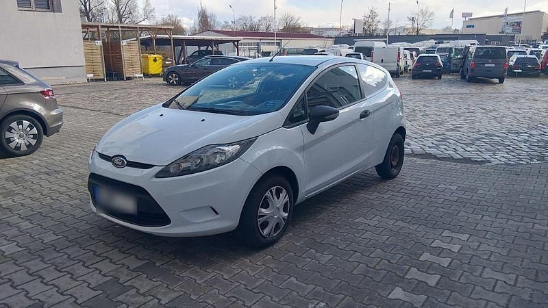 Gebraucht Ford Fiesta 82 PS (60 kW) 2011 Weiß Kleinwagen