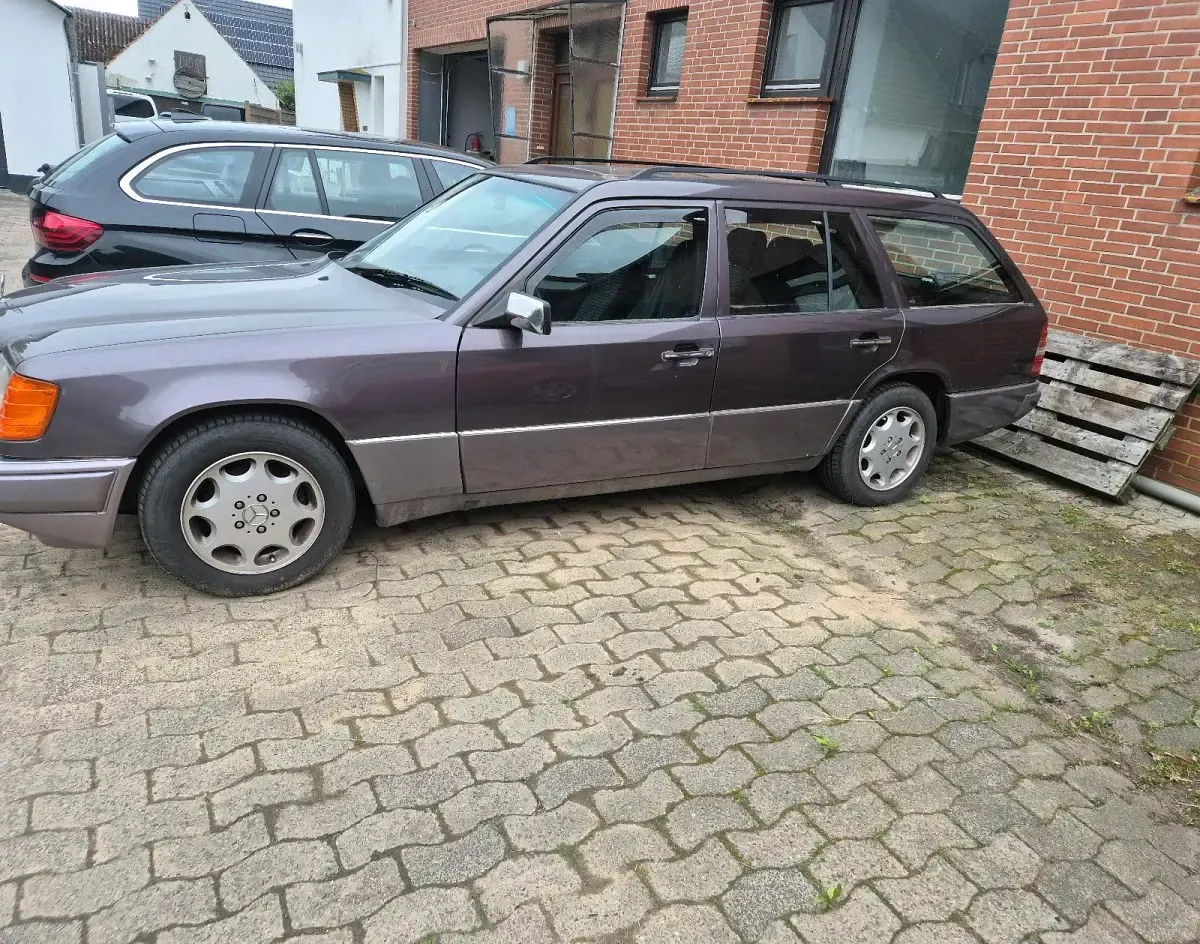 Gebraucht Mercedes E220 150 PS (110 kW) 1994 Kombi