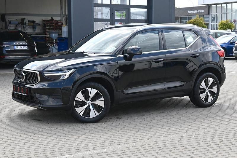 Schwarz Gebraucht 2022 Volvo XC40 Core SUV | 27.900 € (Superpreis) - Bild 1/4