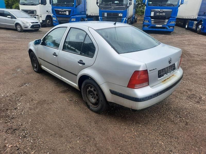 Gebraucht VW Bora 90 PS (66 kW) 1999 Silber Limousine