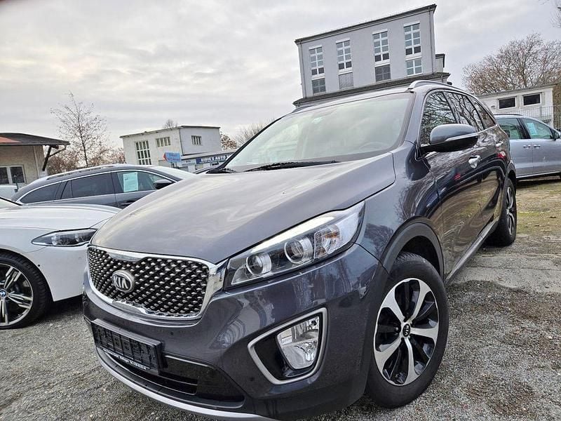 Grau Gebraucht 2017 Kia Sorento Edition 7 SUV | 13.990 € (Superpreis) - Bild 1/4