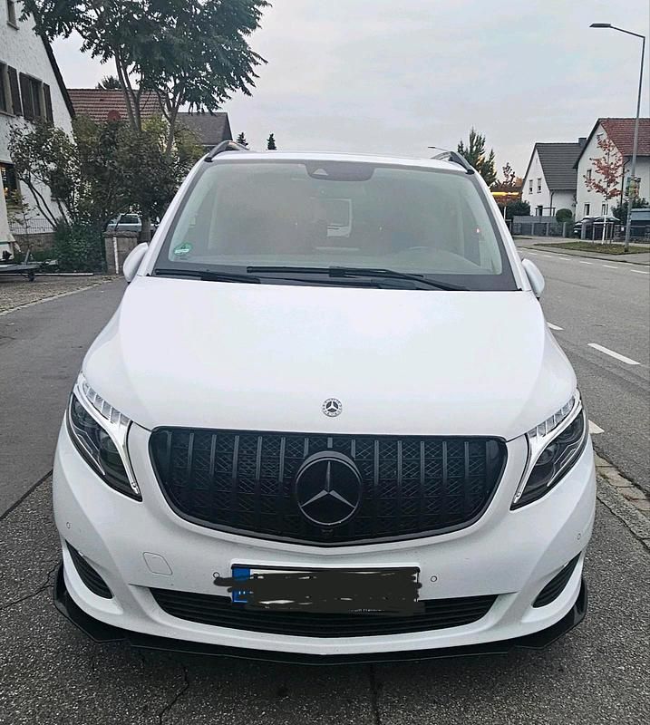 Weiß Gebraucht 2018 Mercedes V250 Van / Kleinbus | 26.600 € (Superpreis) - Bild 1/4