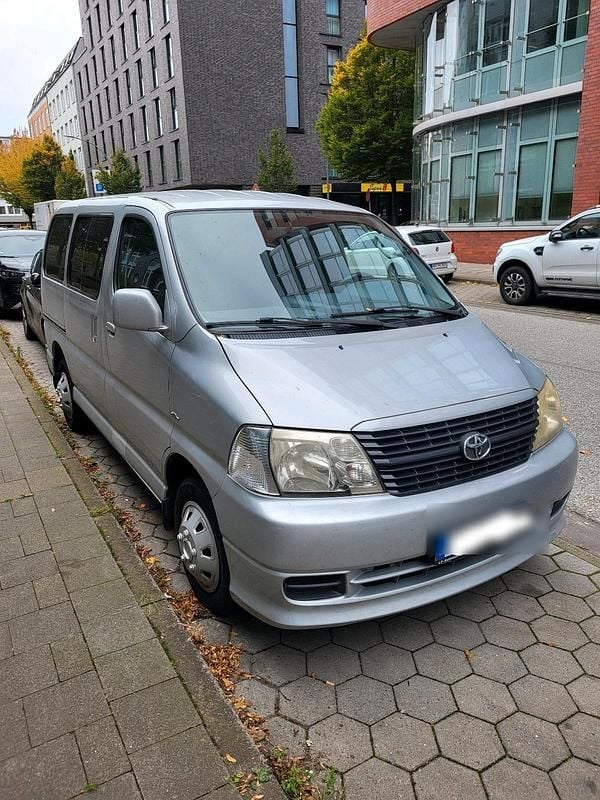 Silber Gebraucht 2008 Toyota HiAce Van / Kleinbus | 10.500 € - Bild 1/4