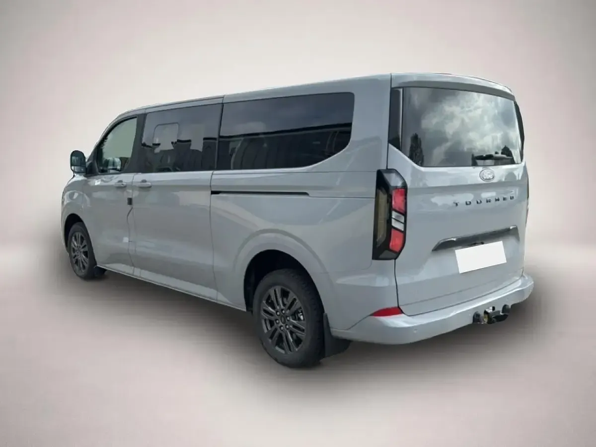 Neu Ford Tourneo Custom Titanium 136 PS (100 kW) 2026 Manufacturer Van