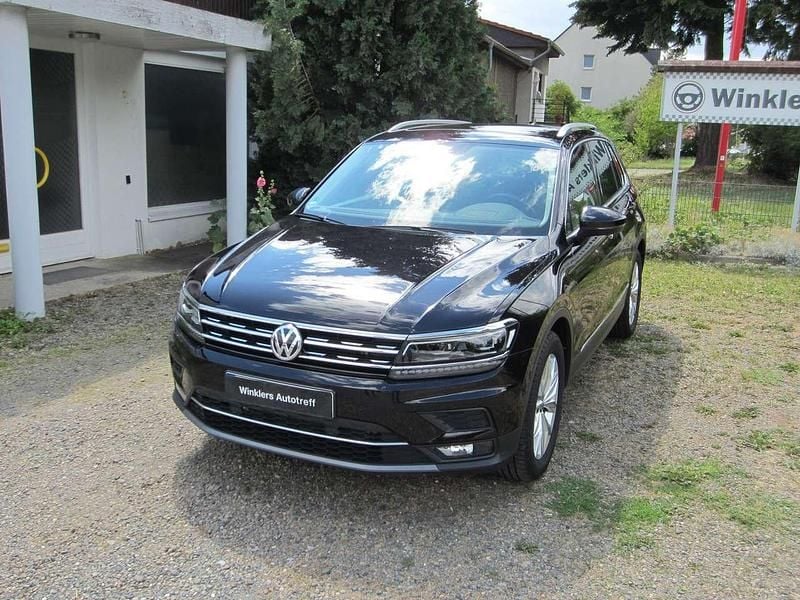 Deep black perleffekt Gebraucht 2020 VW Tiguan Highline SUV | 23.990 € (Guter Preis) - Bild 1/4
