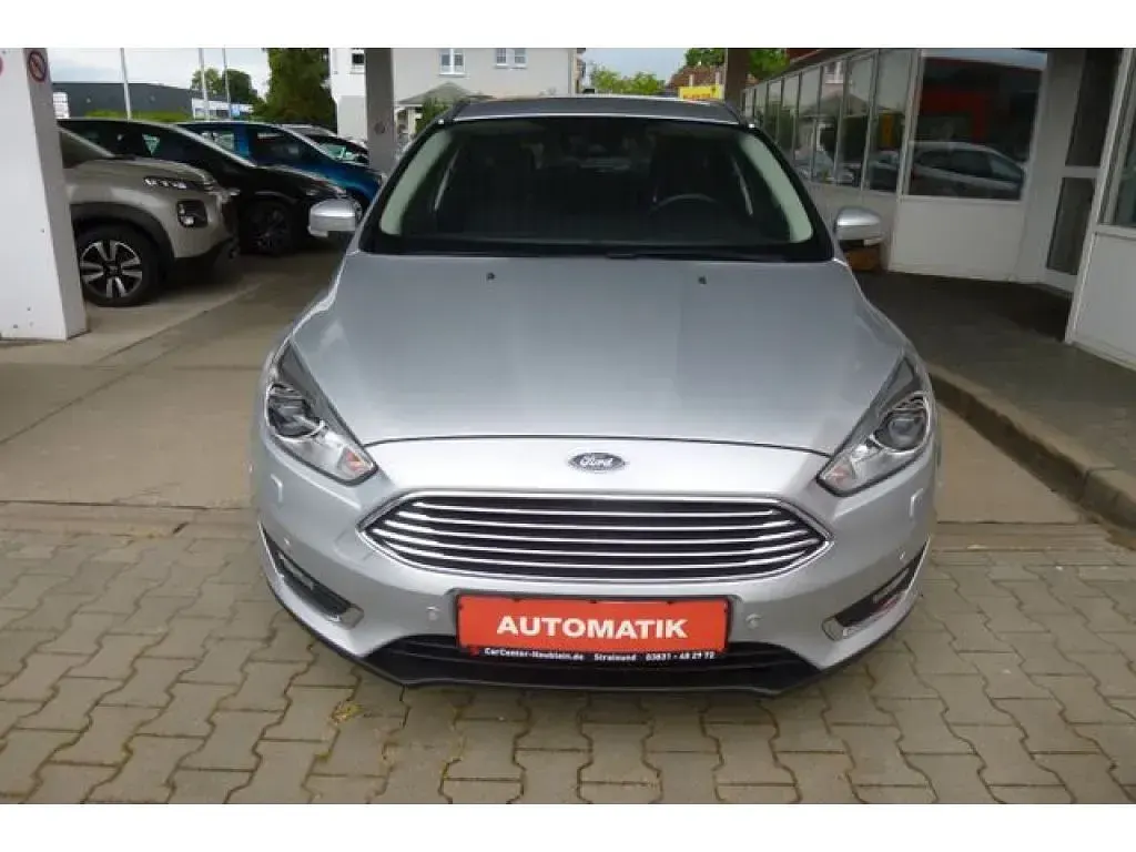 Gebraucht Ford Focus Titanium 125 PS (91 kW) 2017 Polarsilber metallic (metallic) Kombi