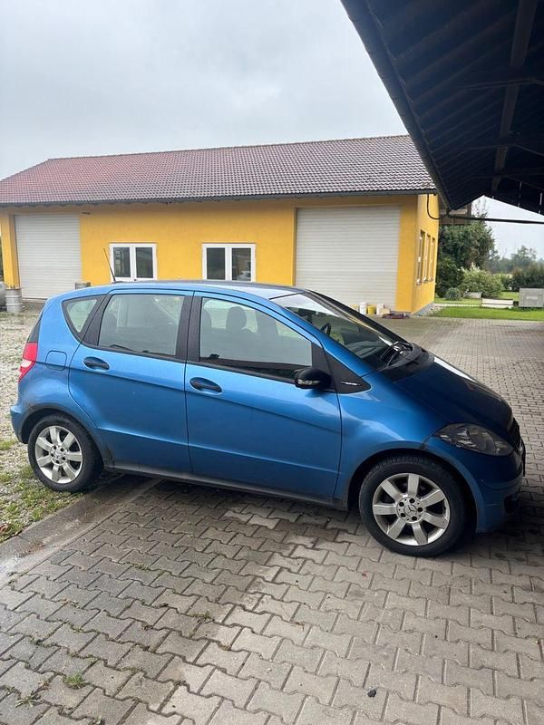 Blau Gebraucht 2006 Mercedes A150 Classic Limousine | 1.999 € (Guter Preis) - Bild 1/4
