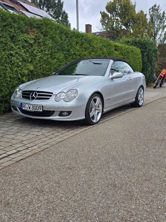 Silber Gebraucht 2009 Mercedes CLK280 Avantgarde Cabrio | 19.500 € (Teuer) - Bild 1/4
