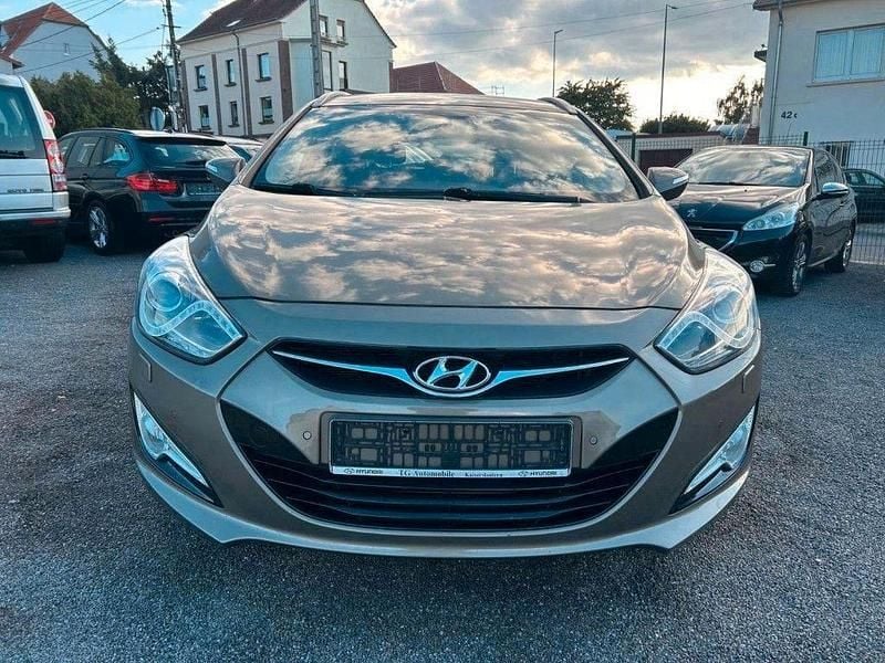 Gebraucht Hyundai i40 Edition 135 PS (99 kW) 2014 Beige Limousine