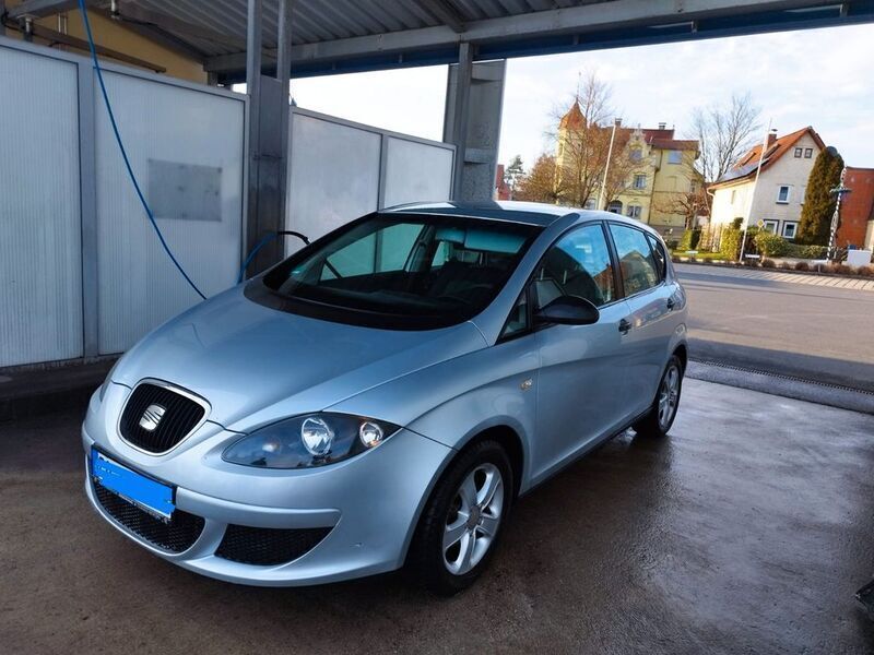 Silber Gebraucht 2007 Seat Altea Comfort Van / Kleinbus | 2.300 € (Fairer Preis) - Bild 1/4