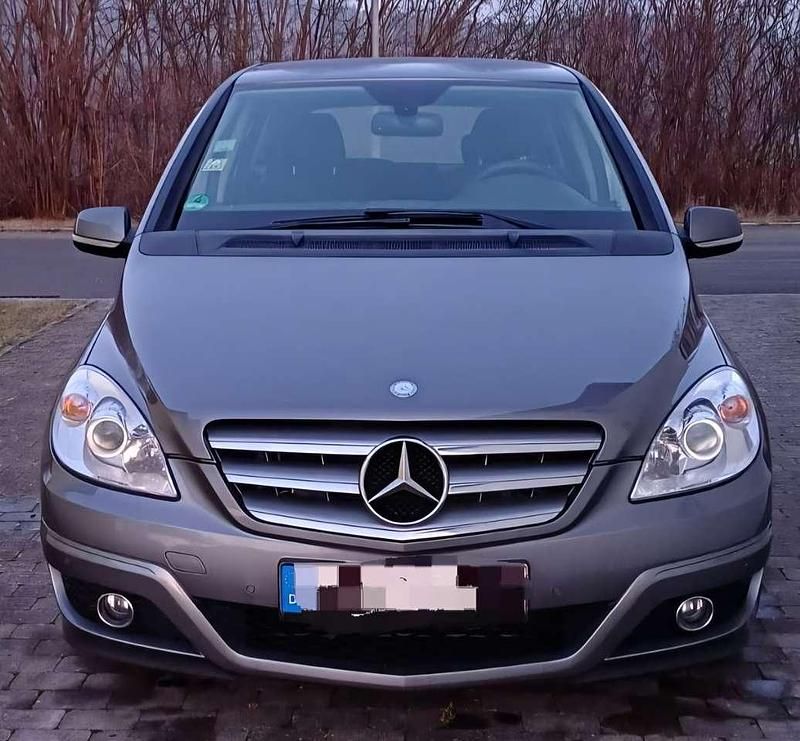 Gebraucht Mercedes B180 109 PS (80 kW) 2009 Van / Kleinbus