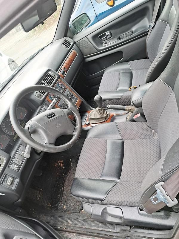 Gebraucht Volvo V70 144 PS (105 kW) 1999 Andere farben Kombi