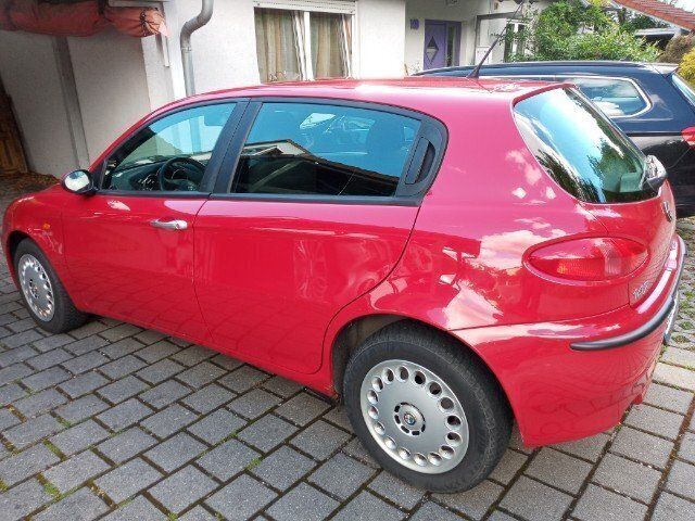 Gebraucht Alfa Romeo 147 105 PS (77 kW) 2001 Rot Kleinwagen