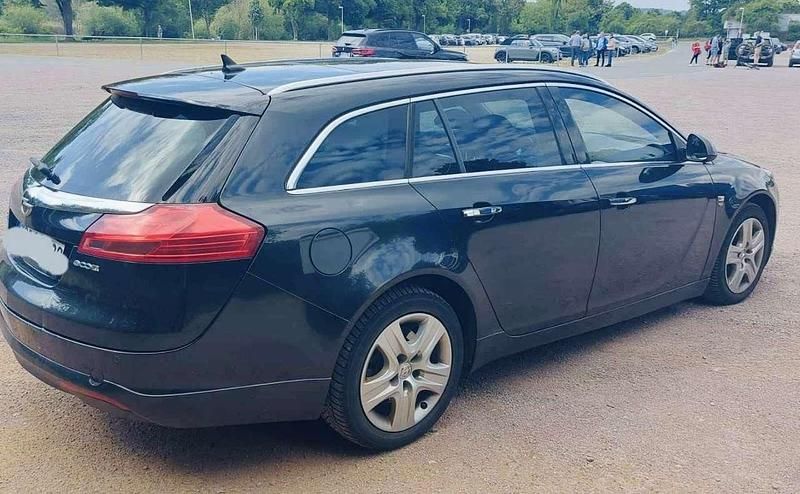 Gebraucht Opel Insignia Edition 160 PS (117 kW) 2010 Schwarz Kombi
