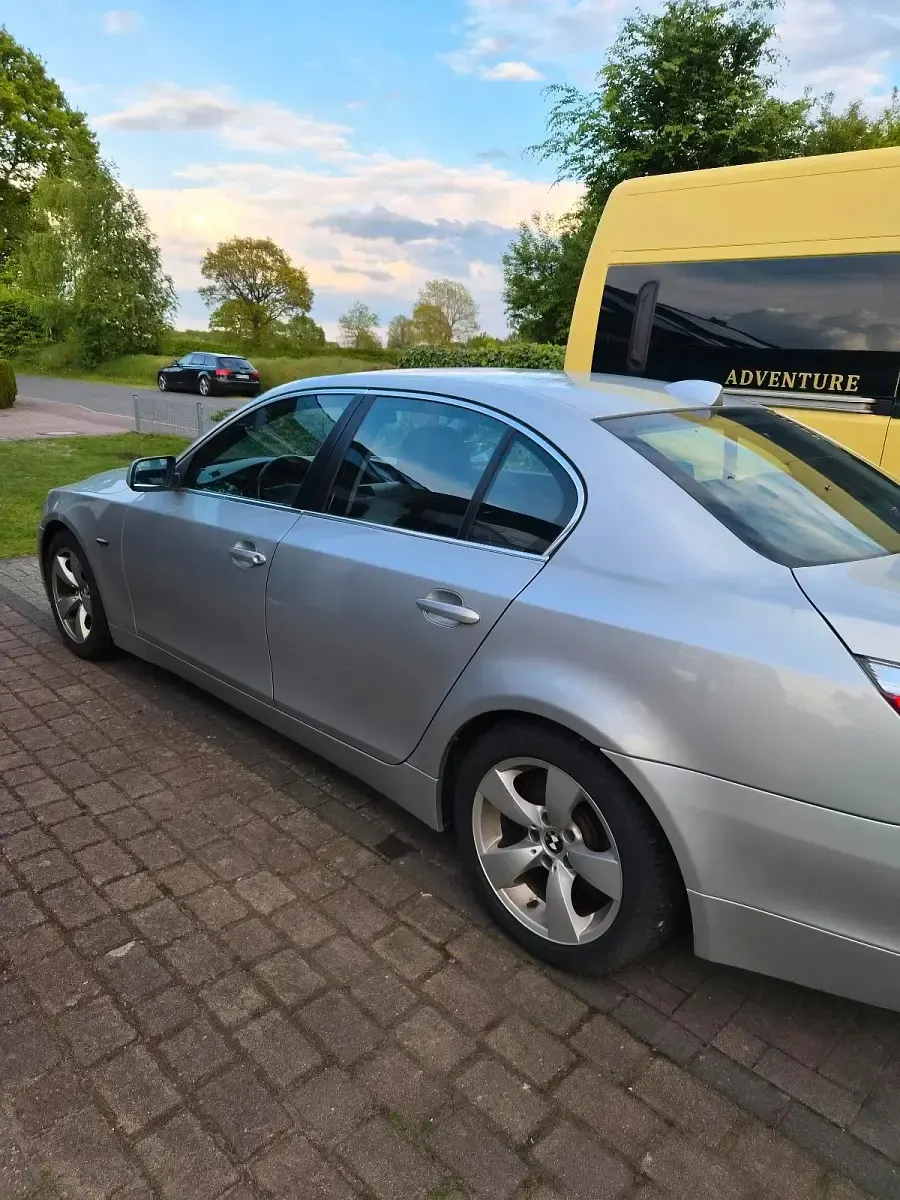 Gebraucht BMW 520 170 PS (125 kW) 2004 Silber Limousine