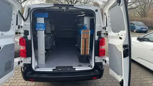 Second-hand Opel Vivaro 122 CP (89 kW) 2020 Alb Monovolum