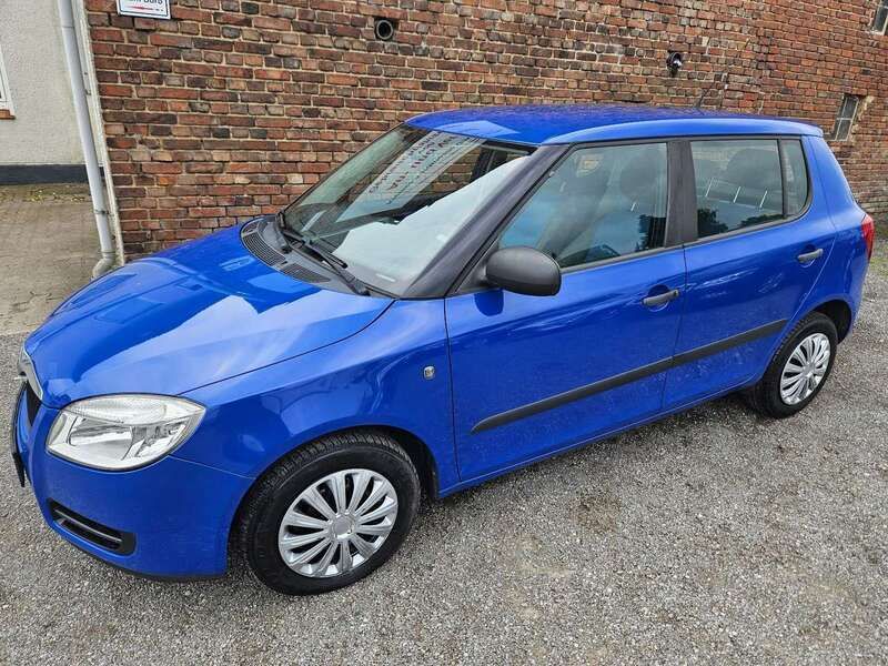 Blau Gebraucht 2007 Skoda Fabia Classic Kleinwagen | 990 € (Guter Preis) - Bild 1/4