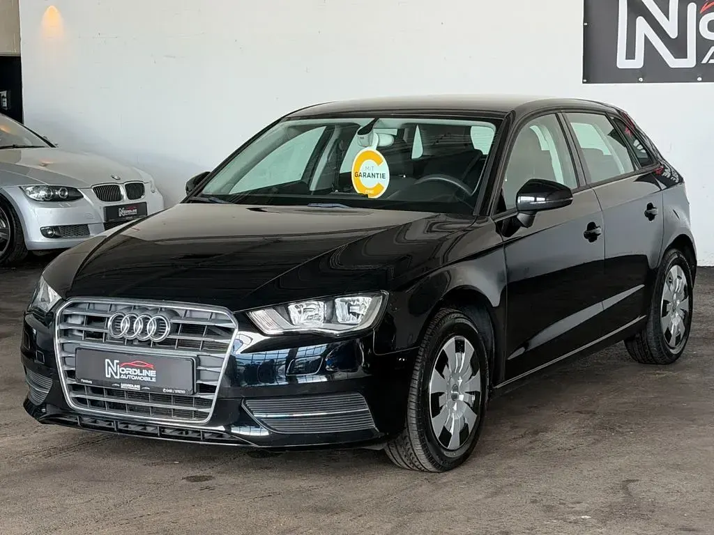Gebraucht Audi A3 Attraction 110 PS (80 kW) 2015 Schwarz Limousine