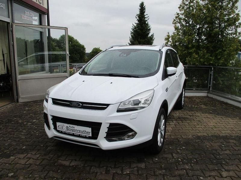 Weiß Gebraucht 2016 Ford Kuga Titanium SUV | 13.950 € (Fairer Preis) - Bild 1/4