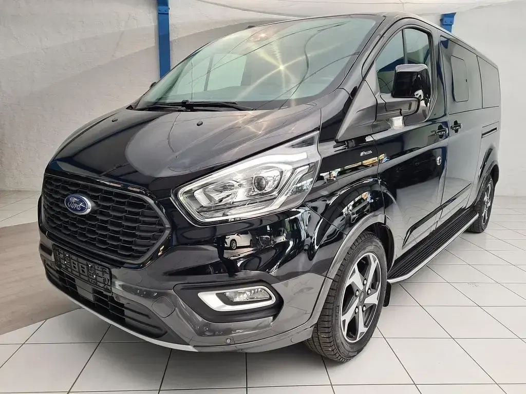 Gebraucht Ford Tourneo Active 185 PS (136 kW) 2022 Obsidianschwarz metallic Van / Kleinbus