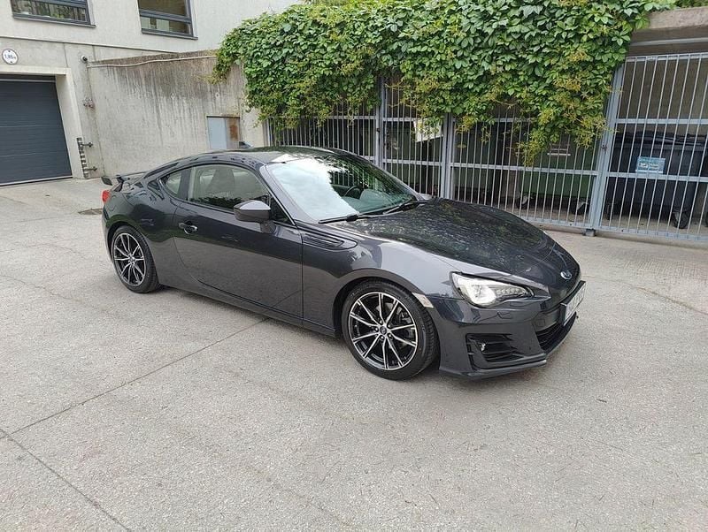 Grau Gebraucht 2017 Subaru BRZ Coupé | 26.000 € (Fairer Preis) - Bild 1/4