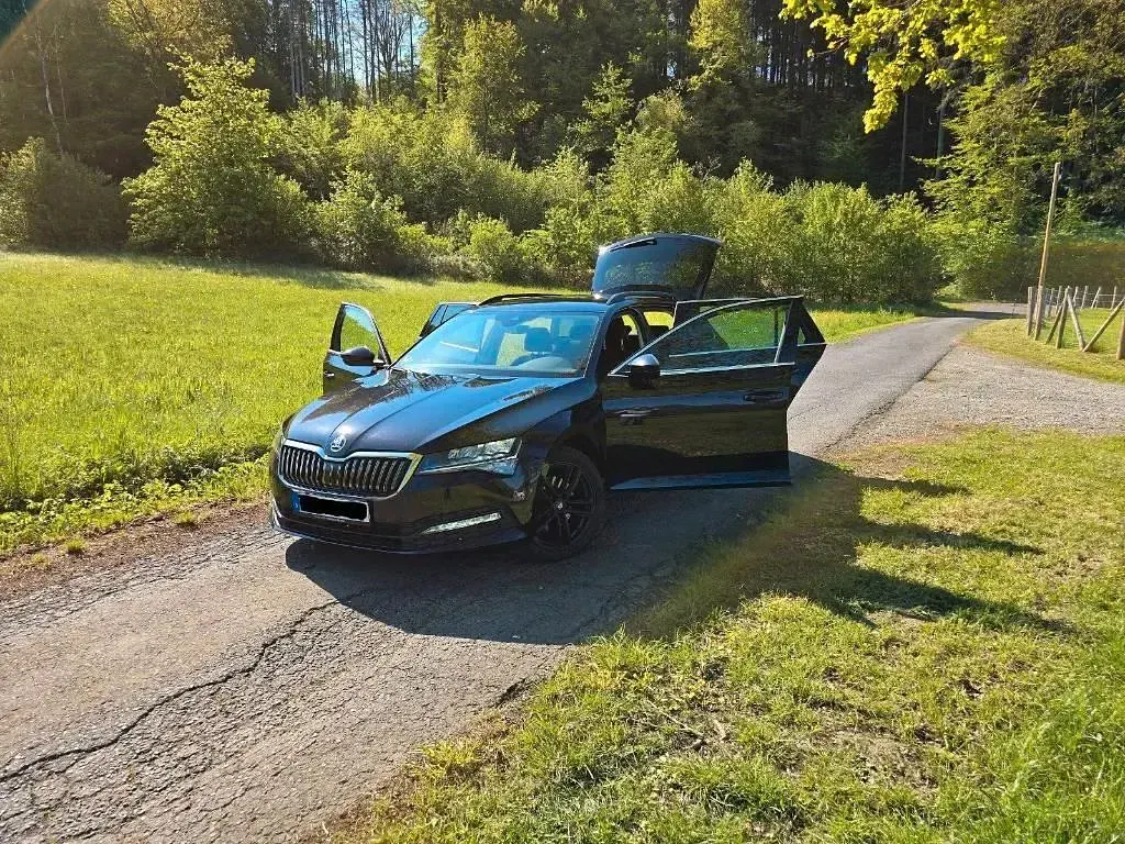 Gebraucht Skoda Superb 200 PS (147 kW) 2021 Schwarz Kombi
