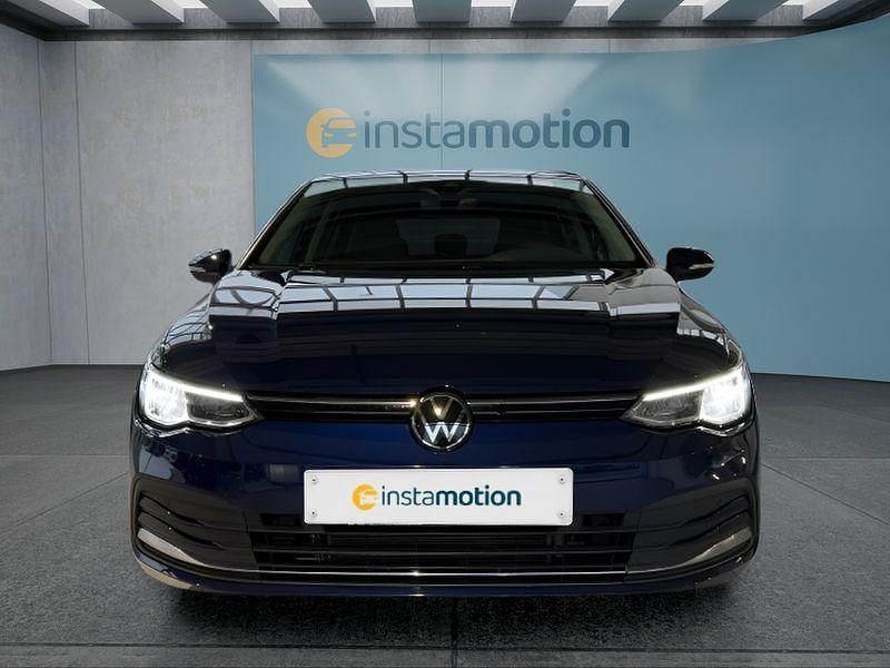 Gebraucht VW Golf VIII 131 PS (96 kW) 2023 Blau Kleinwagen