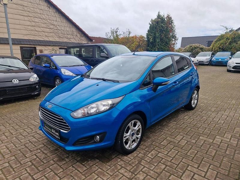 Gebraucht Ford Fiesta Trend 80 PS (58 kW) 2015 Blau Kleinwagen