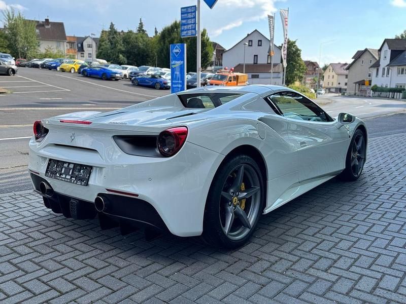 Gebraucht Ferrari 488 670 PS (492 kW) 2017 Weiß Cabrio